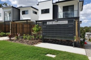 View Listing Listing Photograph