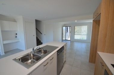 View Listing Listing Photograph