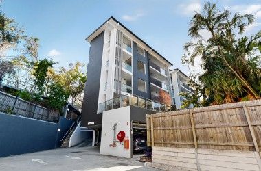 View Listing Listing Photograph