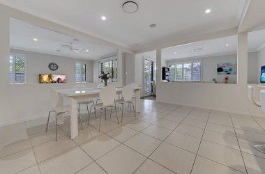 View Listing Listing Photograph