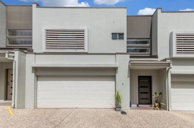 View Listing Listing Photograph