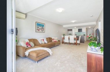 View Listing Listing Photograph