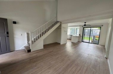 View Listing Listing Photograph