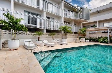 View Listing Listing Photograph