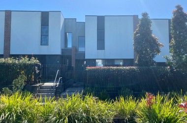 View Listing Listing Photograph