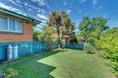 View Listing Listing Photograph