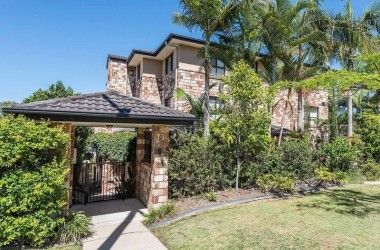 View Listing Listing Photograph