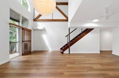 View Listing Listing Photograph