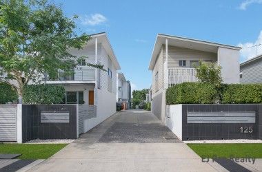 View Listing Listing Photograph