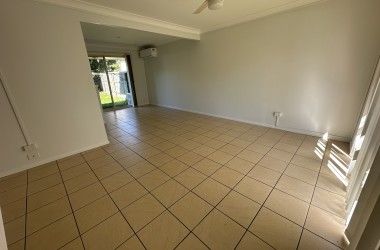 View Listing Listing Photograph