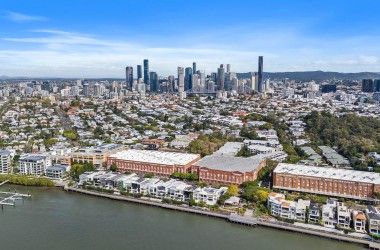 View Listing Listing Photograph