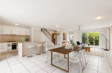 View Listing Listing Photograph