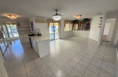 View Listing Listing Photograph