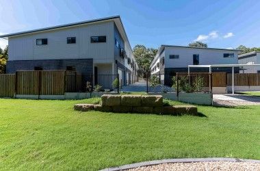 View Listing Listing Photograph