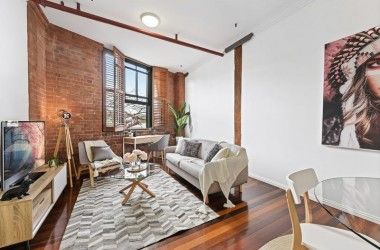 View Listing Listing Photograph