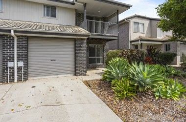 View Listing Listing Photograph