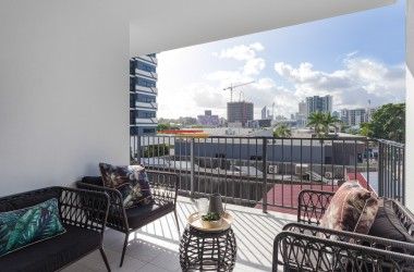 View Listing Listing Photograph