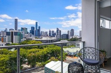 View Listing Listing Photograph