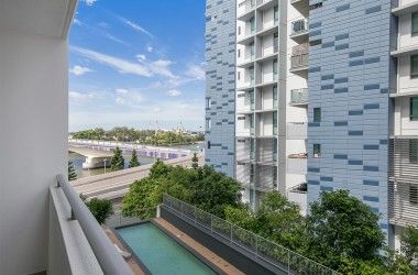 View Listing Listing Photograph