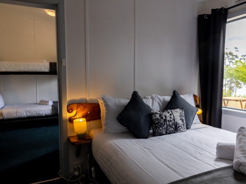 hospitality Western