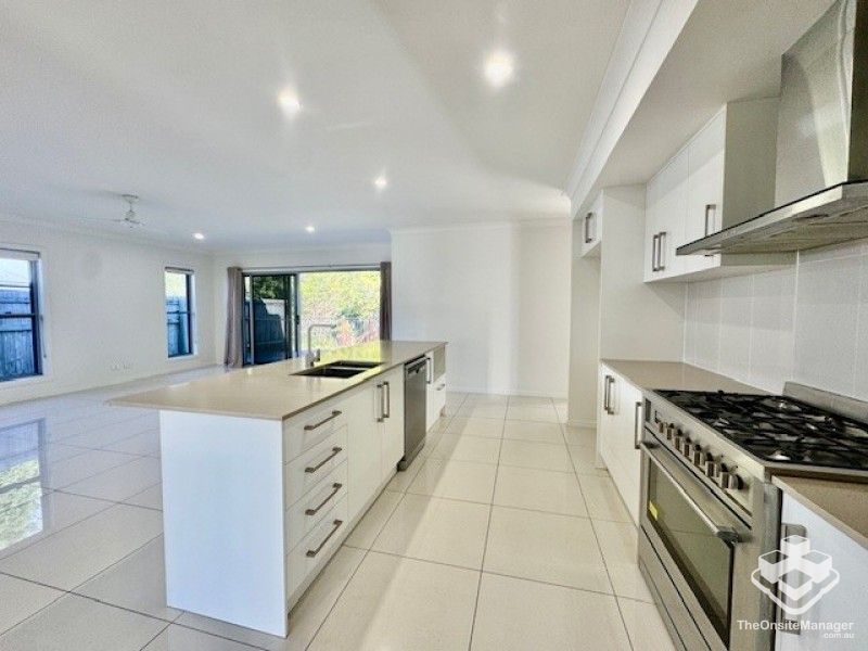 rental property Sunshine Coast