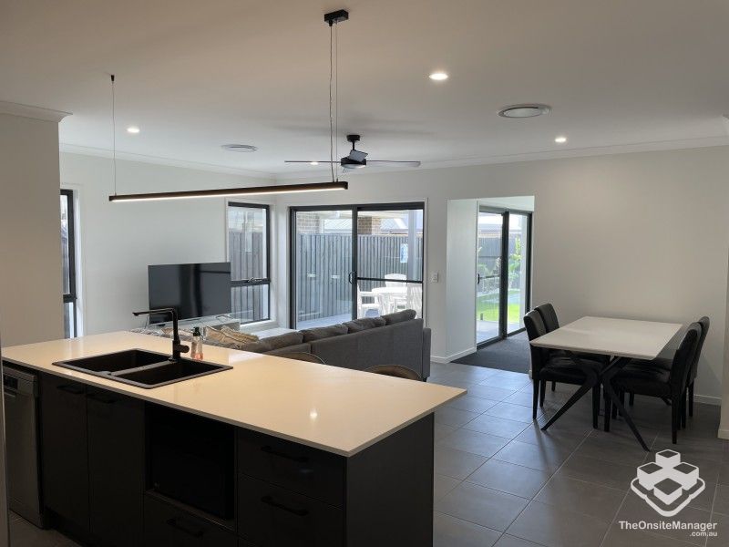 rental property Sunshine Coast