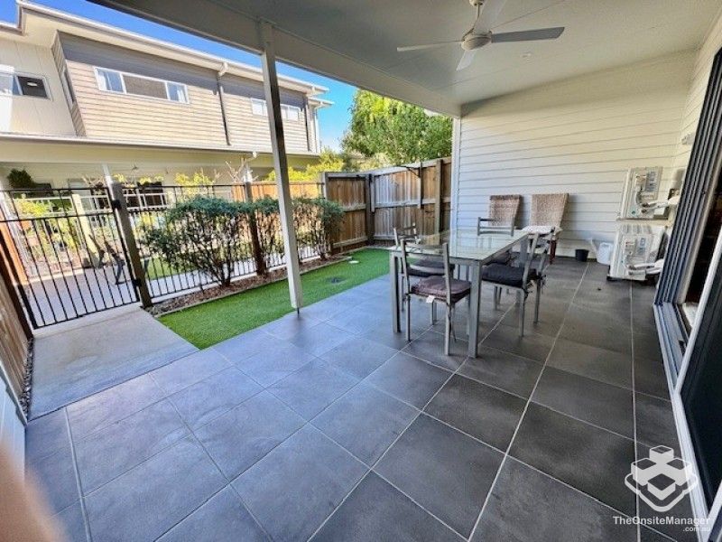 rental property Sunshine Coast