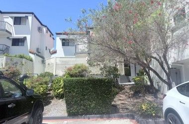 Listing Photograph