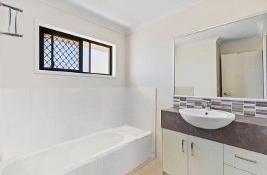 View Listing Listing Photograph