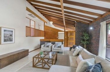 View Listing Listing Photograph