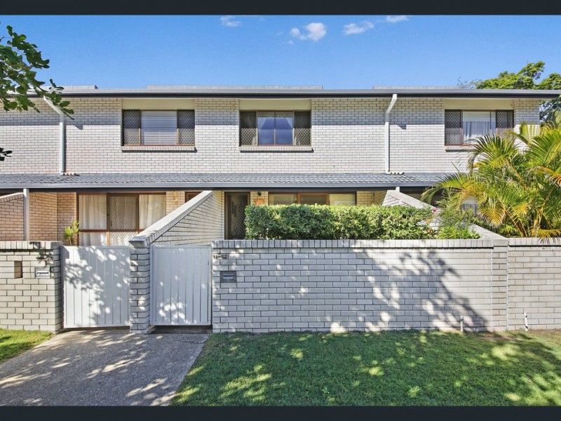 Townhouse Rental Property in Gold Coast, QLD 2 Bedroom Townhouse